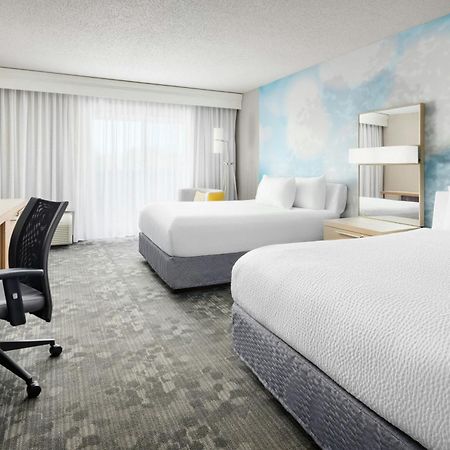 Courtyard By Marriott Concord Hotel Exterior photo