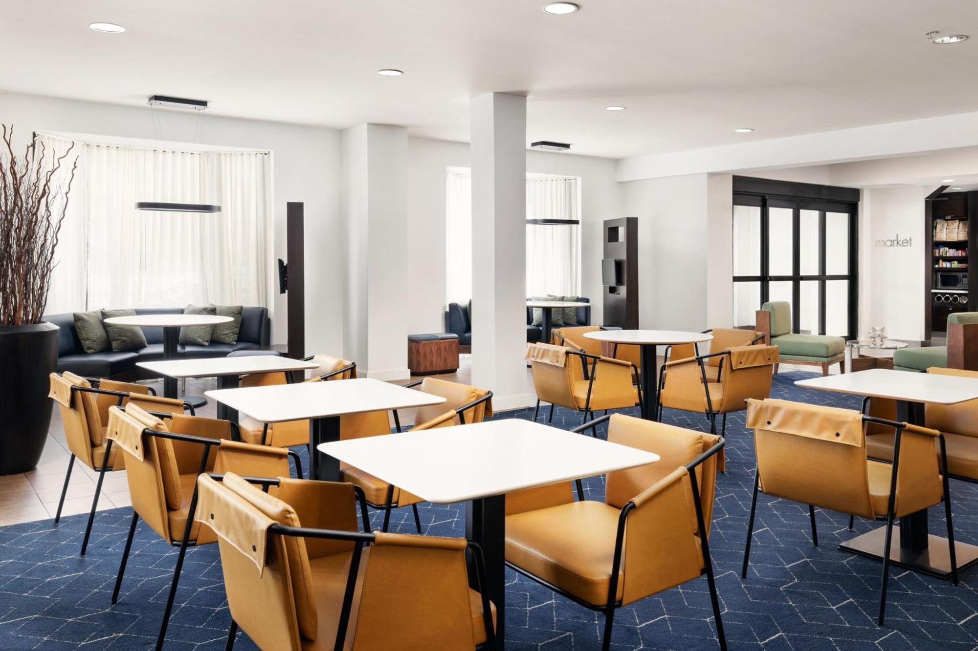 Courtyard By Marriott Concord Hotel Exterior photo