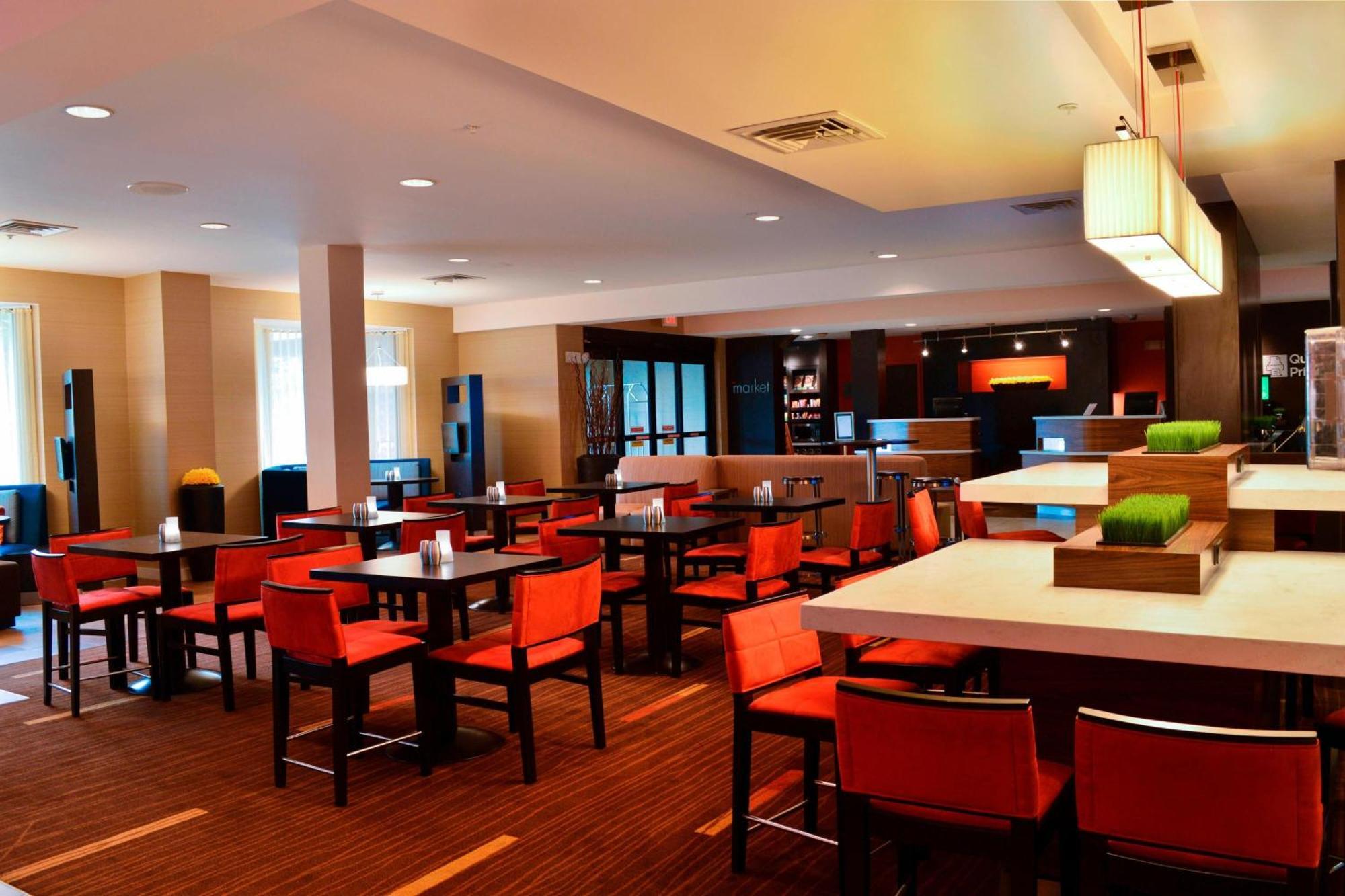 Courtyard By Marriott Concord Hotel Exterior photo