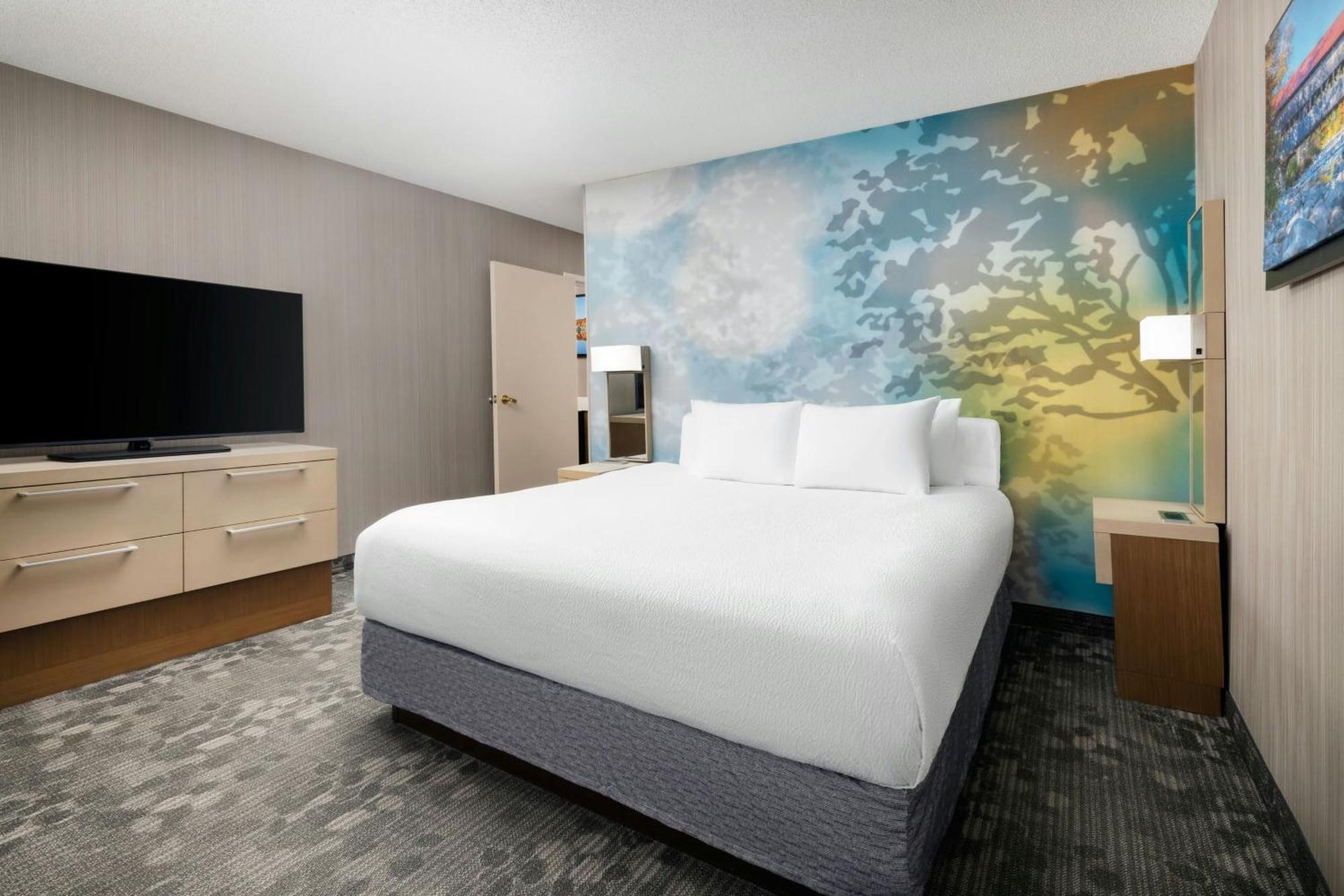 Courtyard By Marriott Concord Hotel Exterior photo